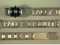 Goedgekeurde stalen bandverzegeling met alfanumeriek identificatiekenmerk PALLY BISCUITS