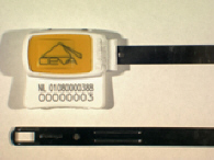 Goedgekeurde stalen bandverzegeling met bedrijfslogo Ceva + NL 01080000388