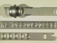 Goedgekeurde stalen bandverzegeling met alfanumeriek identificatiekenmerk NL 06600500238