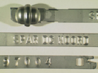 Goedgekeurde stalen bandverzegeling met alfanumeriek identificatiekenmerk SPAR DC NOORD