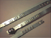 Goedgekeurde stalen bandverzegeling met alfanumeriek identificatiekenmerk VAN DER MAAT