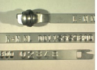 Goedgekeurde stalen bandverzegeling met alfanumeriek identificatiekenmerk K+N NL 00115959800