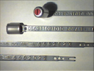 Goedgekeurde stalen bandverzegeling met numeriek identificatiekenmerk 056311021010