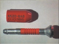 Goedgekeurde bolt seal met alfanumeriek identificatiekenmerk AKZO-SAS